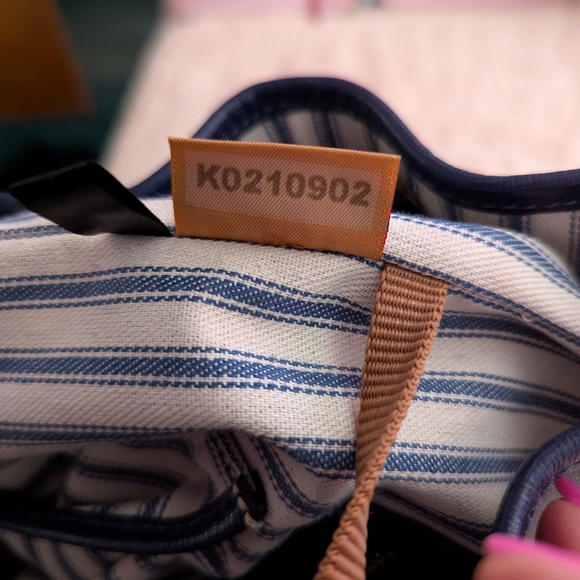 Dooney & Bourke Navy Blue Bucket Bag - Picture 11 of 14